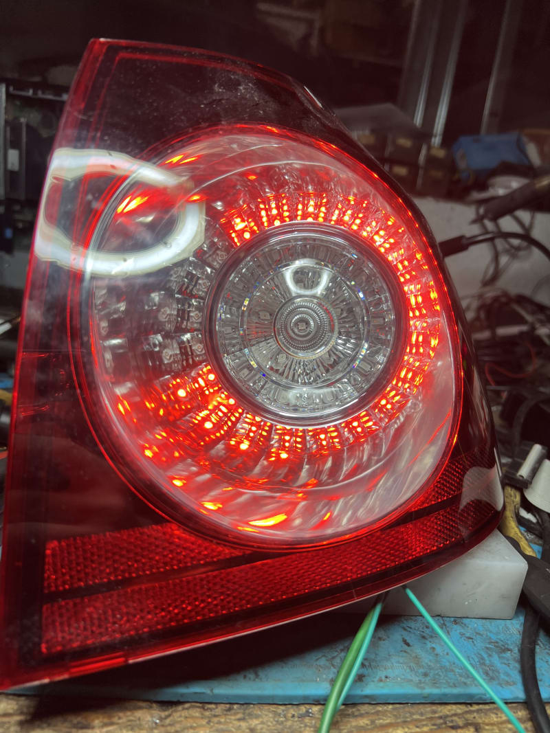 VW Golf stop svetlo – LED ring crveni