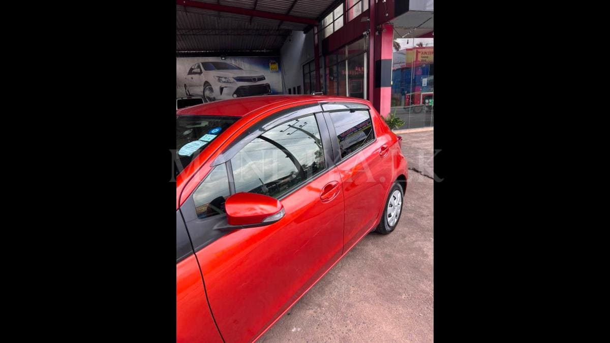 Toyota Vitz 2016 Car 2