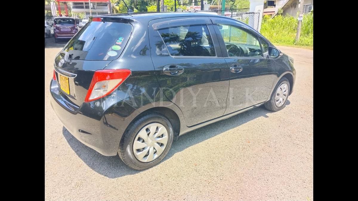 Toyota Vitz 2013 Car
