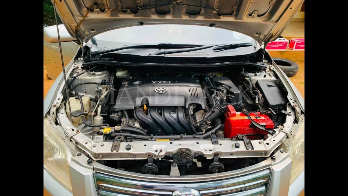 Toyota Axio 2007 Car 2