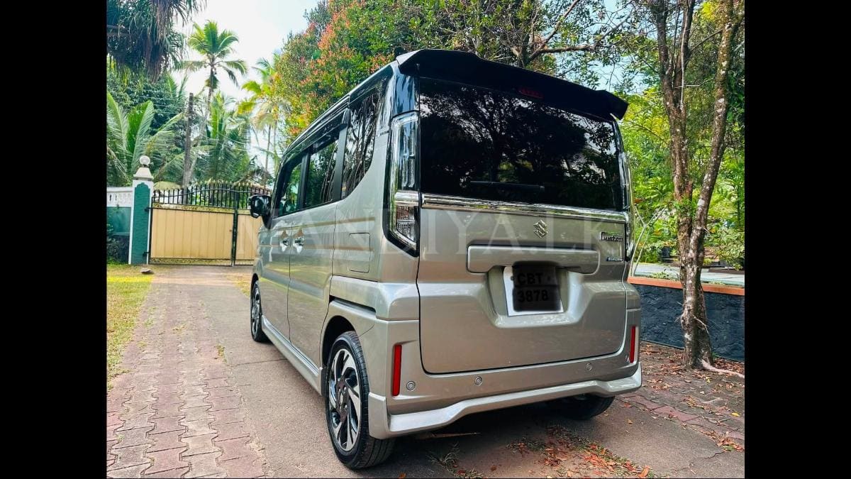 Suzuki Spacia Custom 2024 Car 2