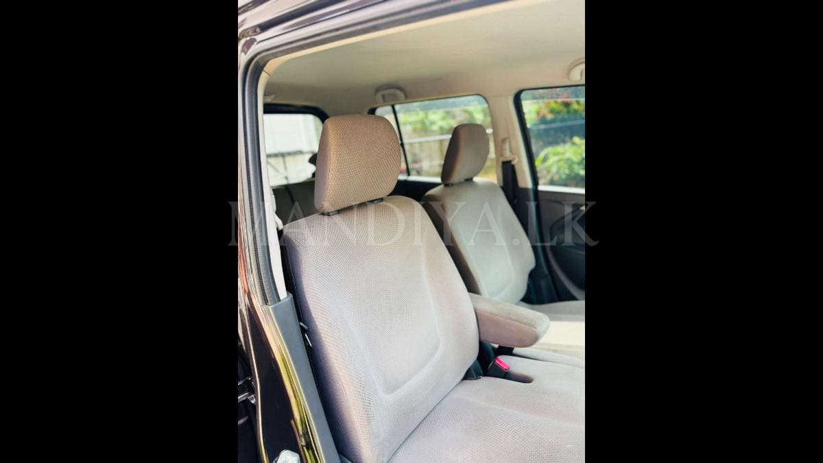 Suzuki Wagon R Fz 2016 Car 4