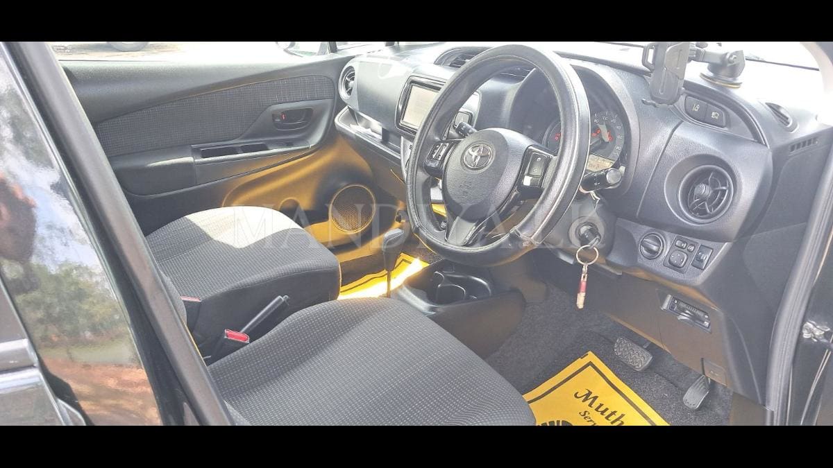 Toyota Vitz 2017 Car 2