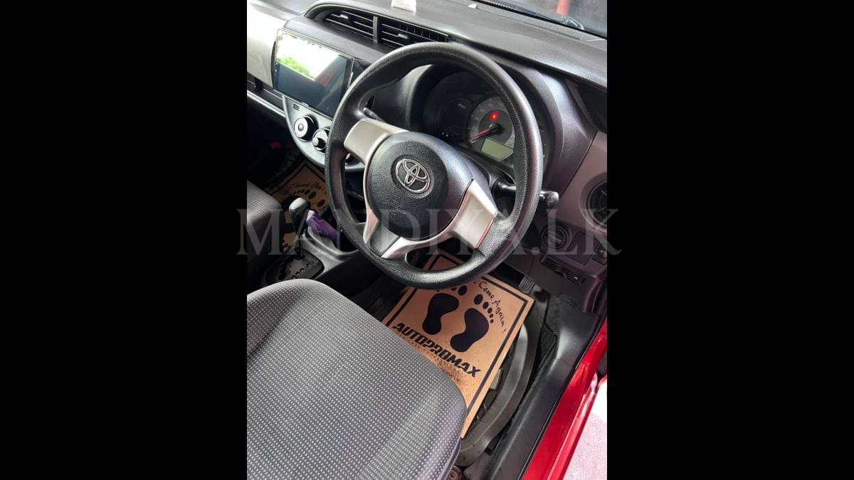 Toyota Vitz 2016 Car 3