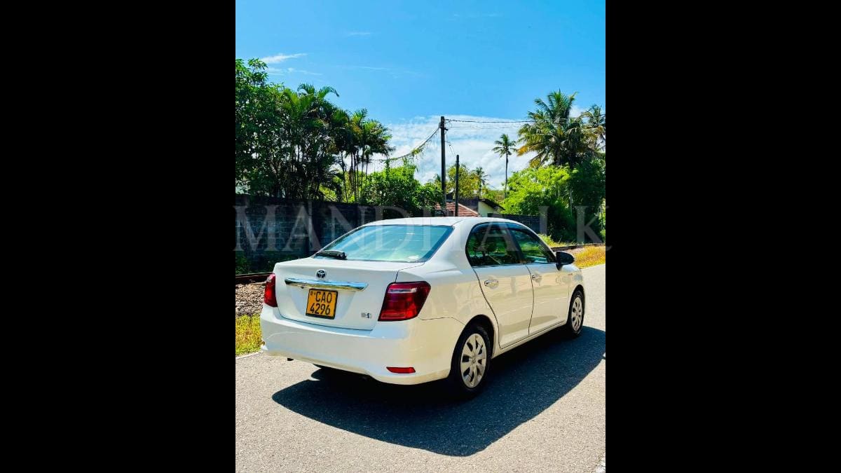 Toyota Axio G grade 2015 Car 3