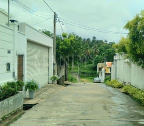 9.3 perches Land