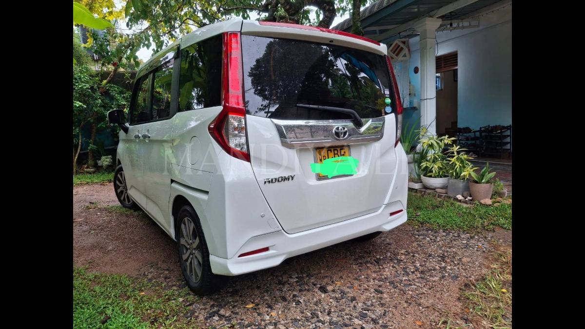 Toyota Roomy 2017 Car 3