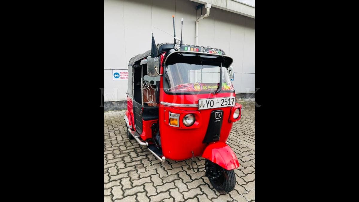Bajaj 2 Stroke 2011 Three Wheeler 4