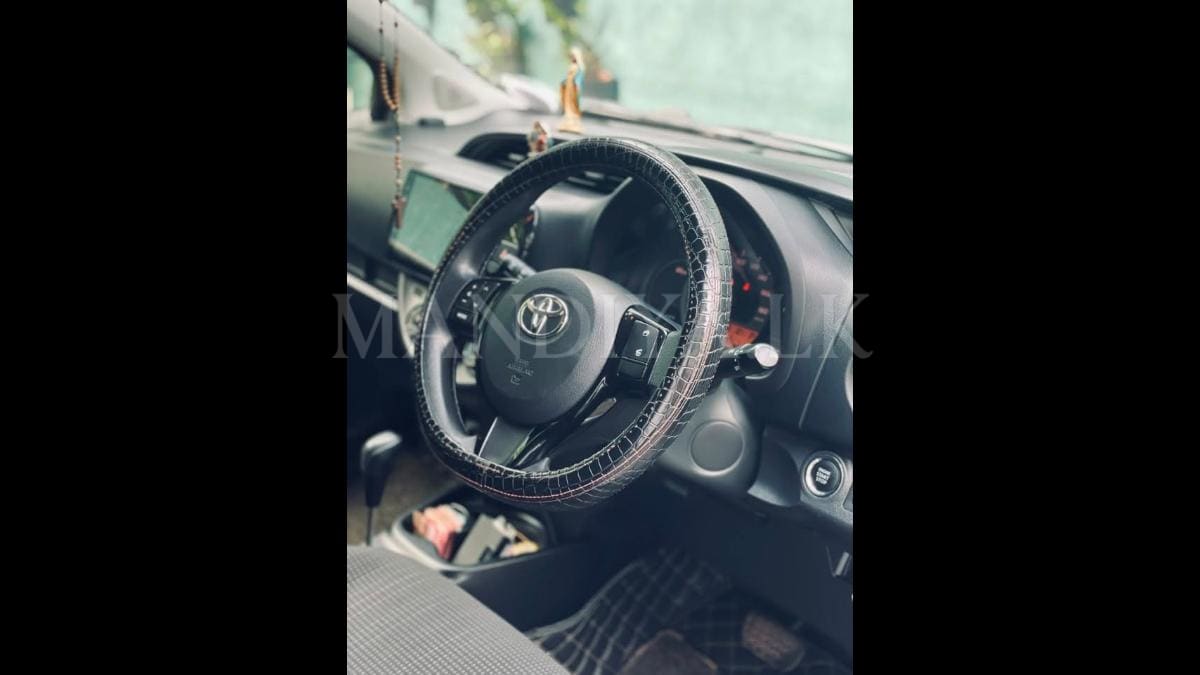 Toyota Vitz 2018 Car 4