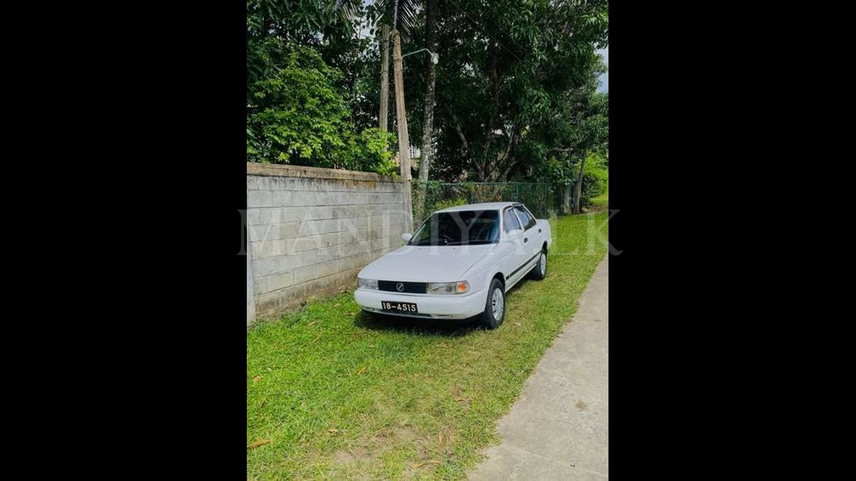 Nissan Doctor Sunny 1991 Car 5