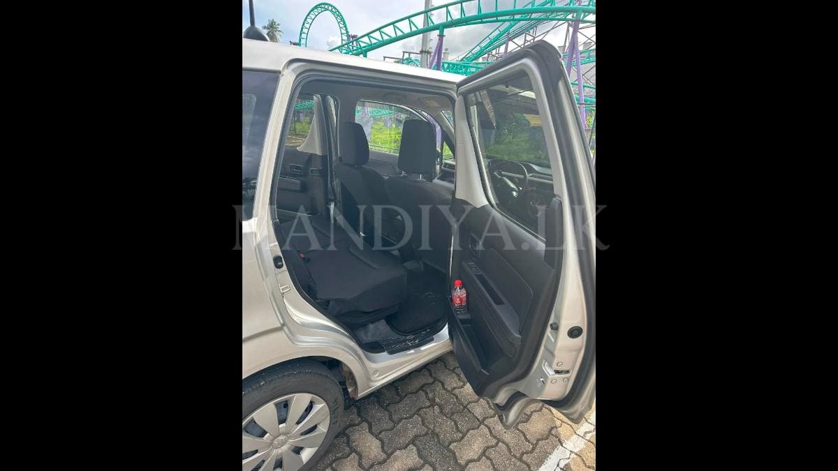 Suzuki Wagon R 2024 Car 5