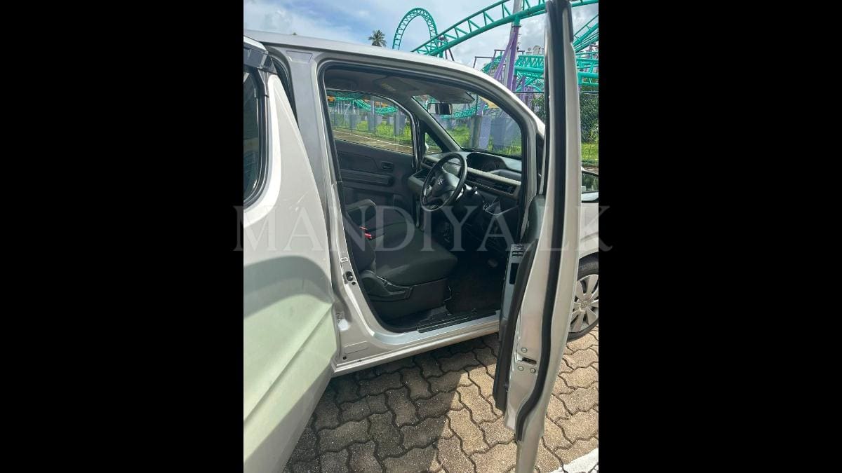 Suzuki Wagon R 2024 Car 6