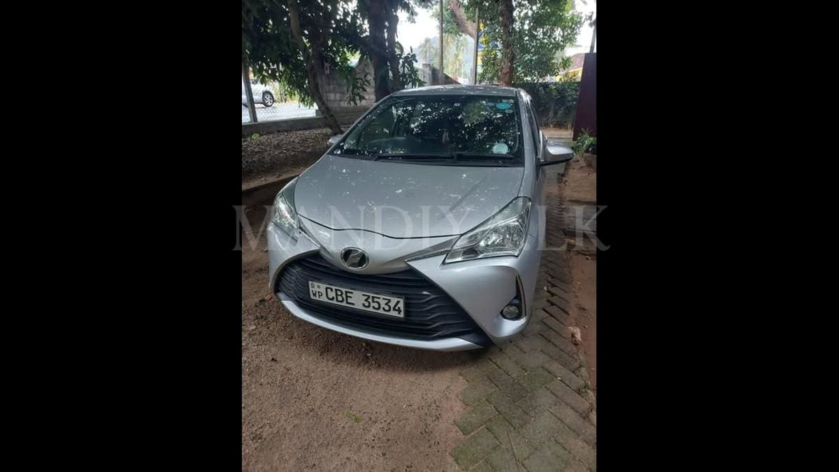 Toyota Vitz 2018 Car 3