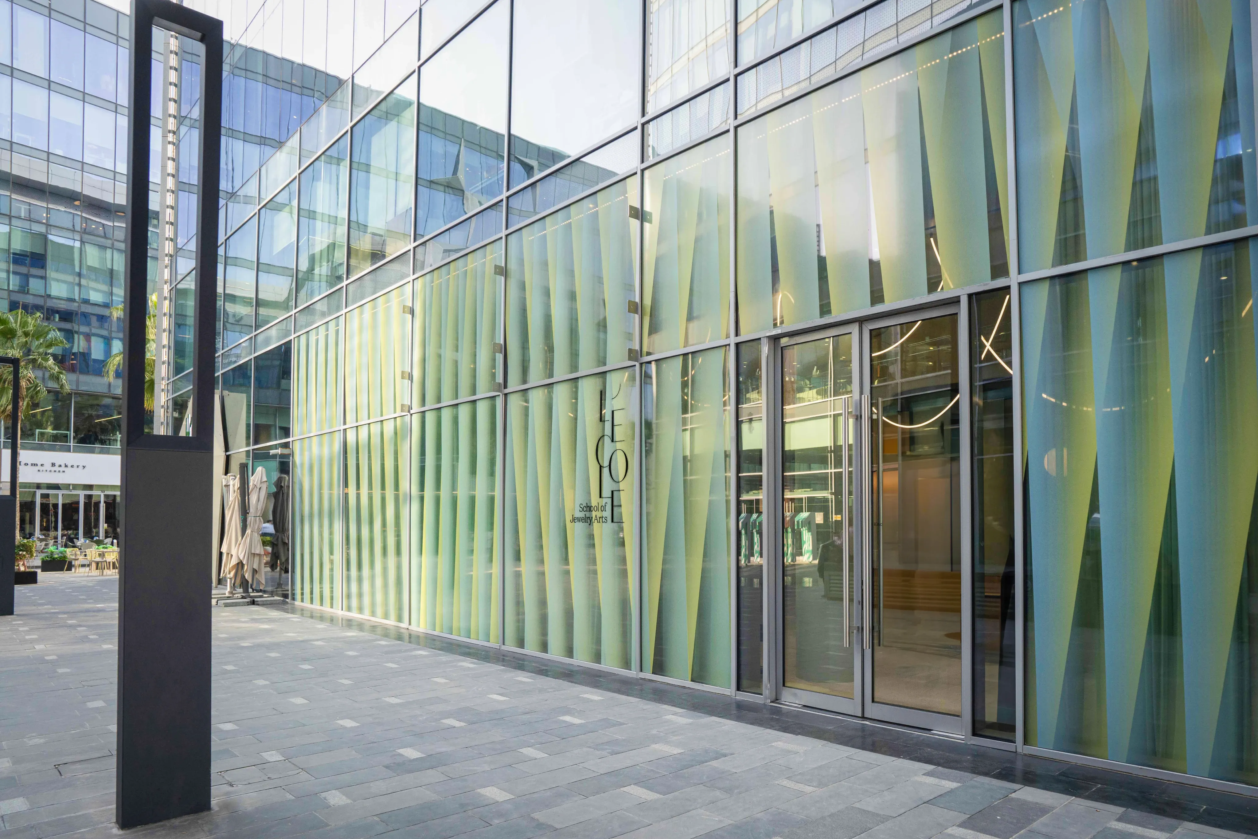 L'ÉCOLE Middle East - Entrance.webp