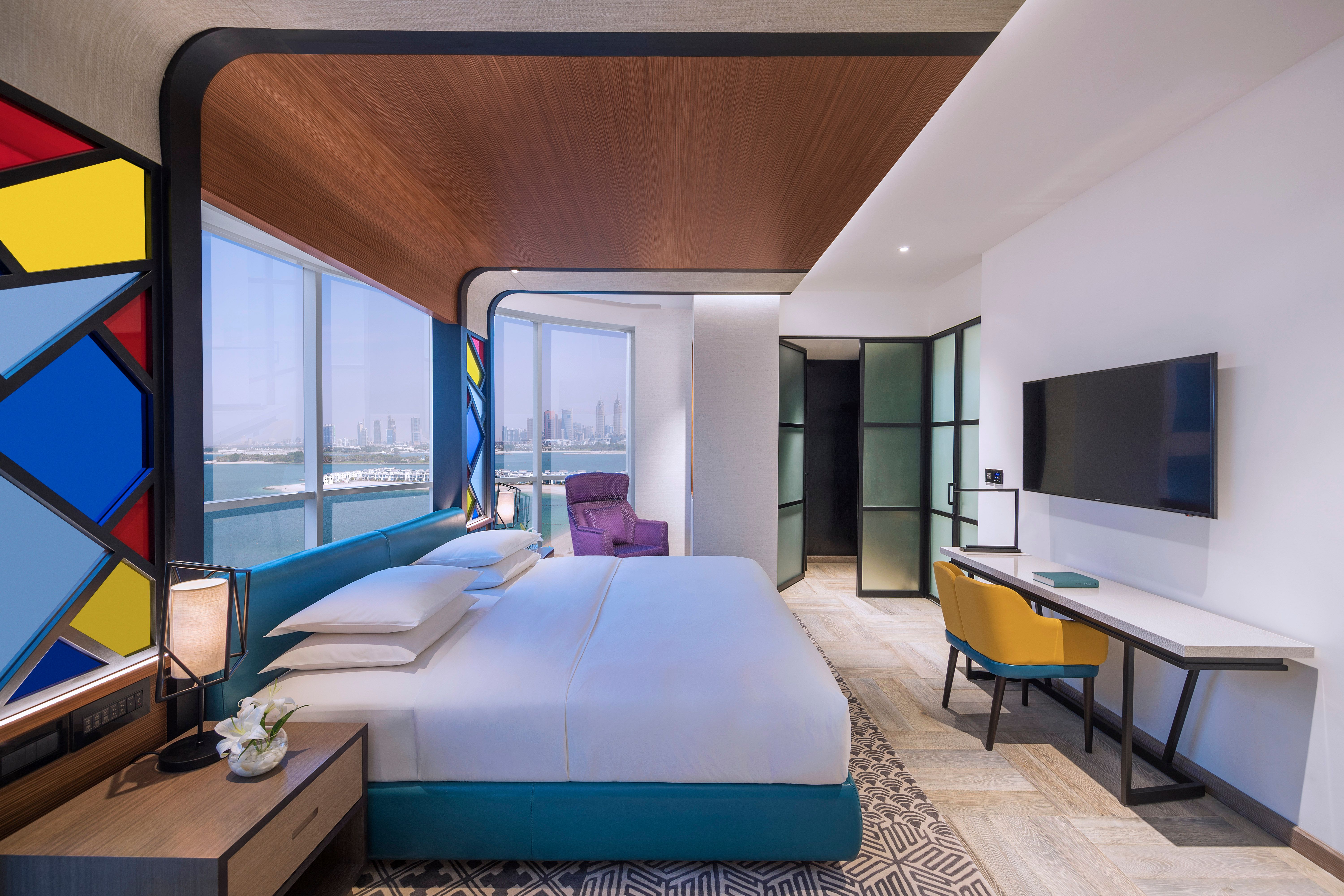 Andaz Deluxe Suite-01 Bedroom.jpg