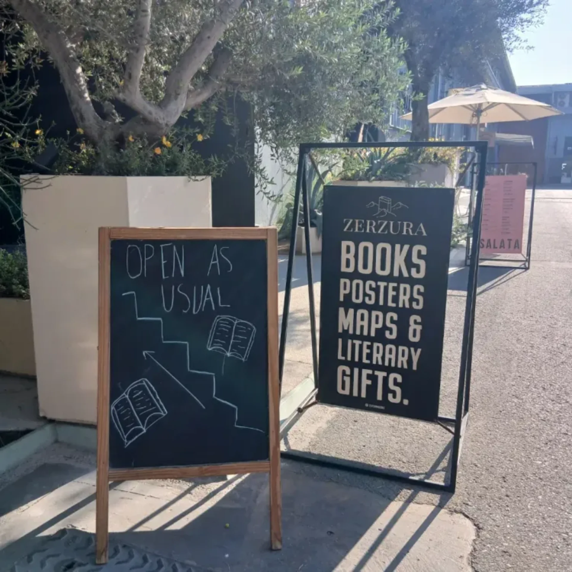 5 Cultural Gift Shops in the UAE for Meaningful Souvenirs