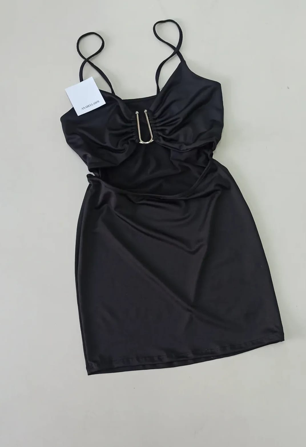 vestido hebilla abierto