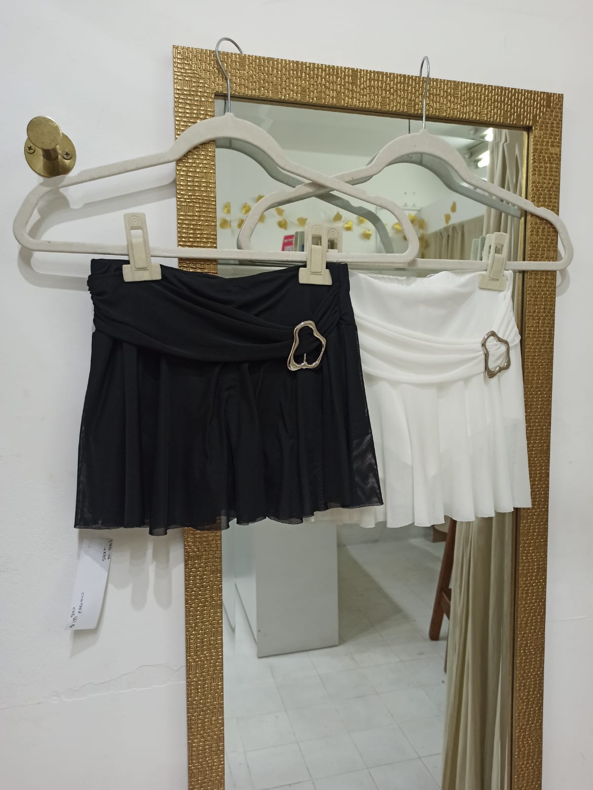 Short Pollera tul con hebilla