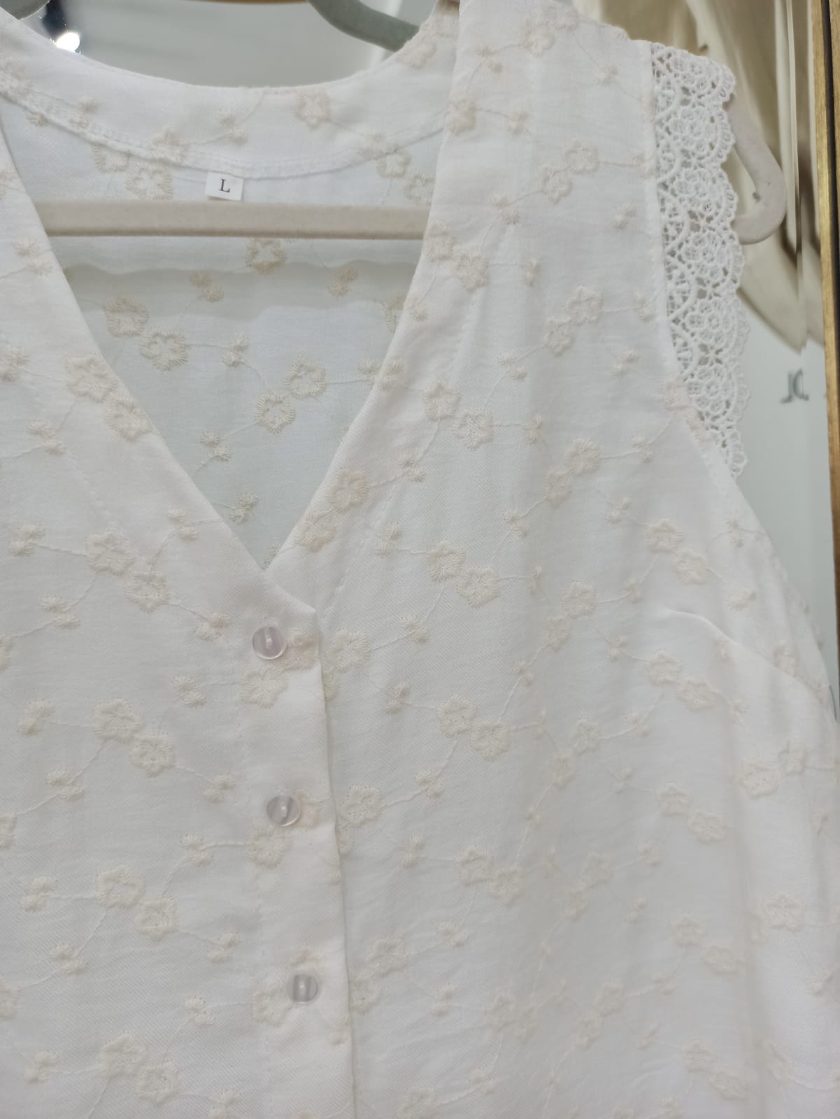 Blusa Broderi flor miniatura 2