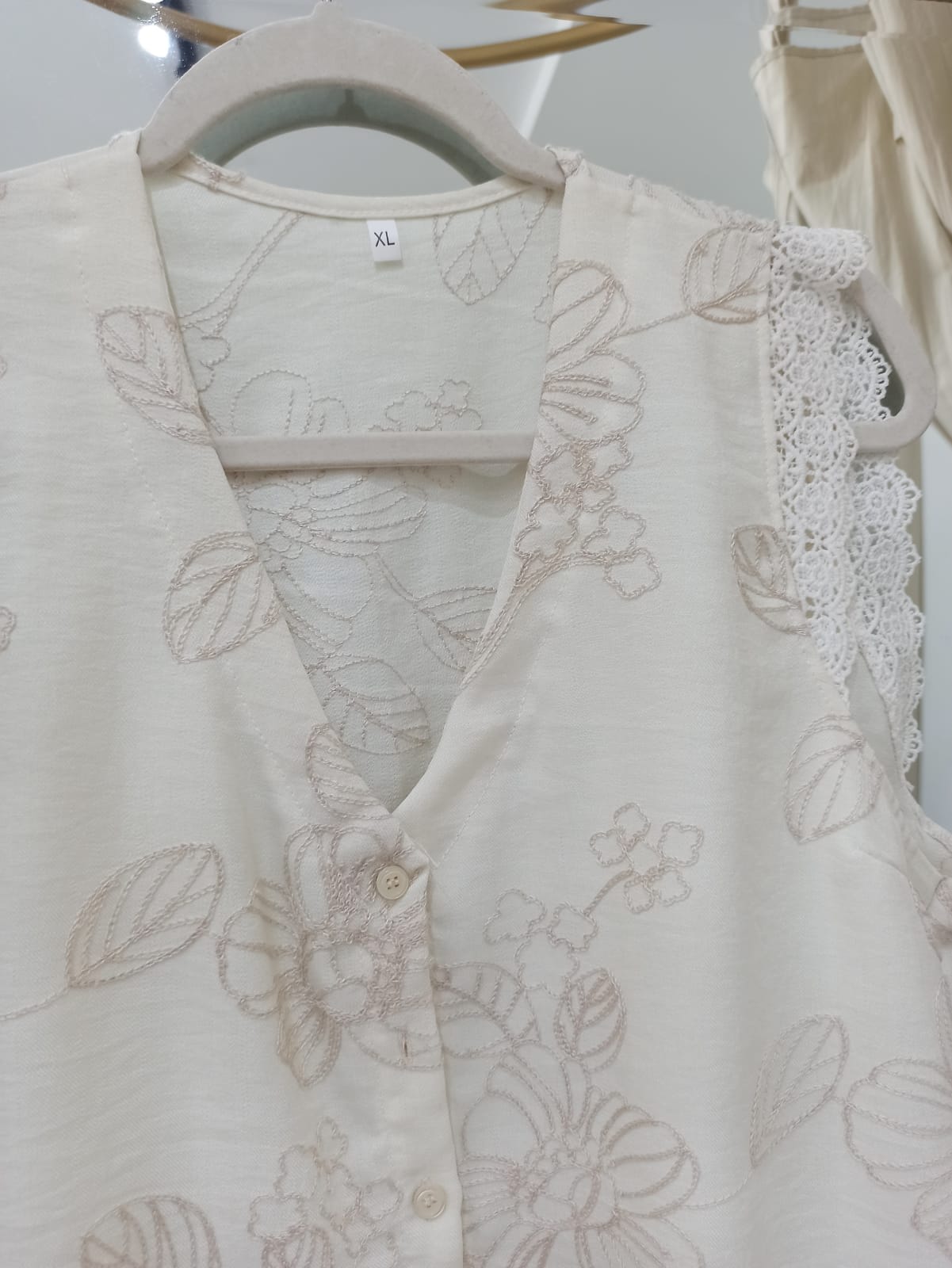 Blusa bordada miniatura 2