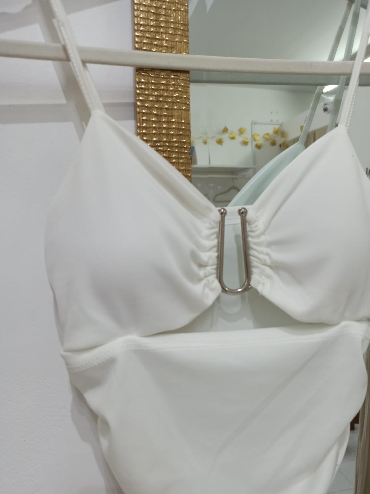 Top Hebilla U con tazas miniatura 2