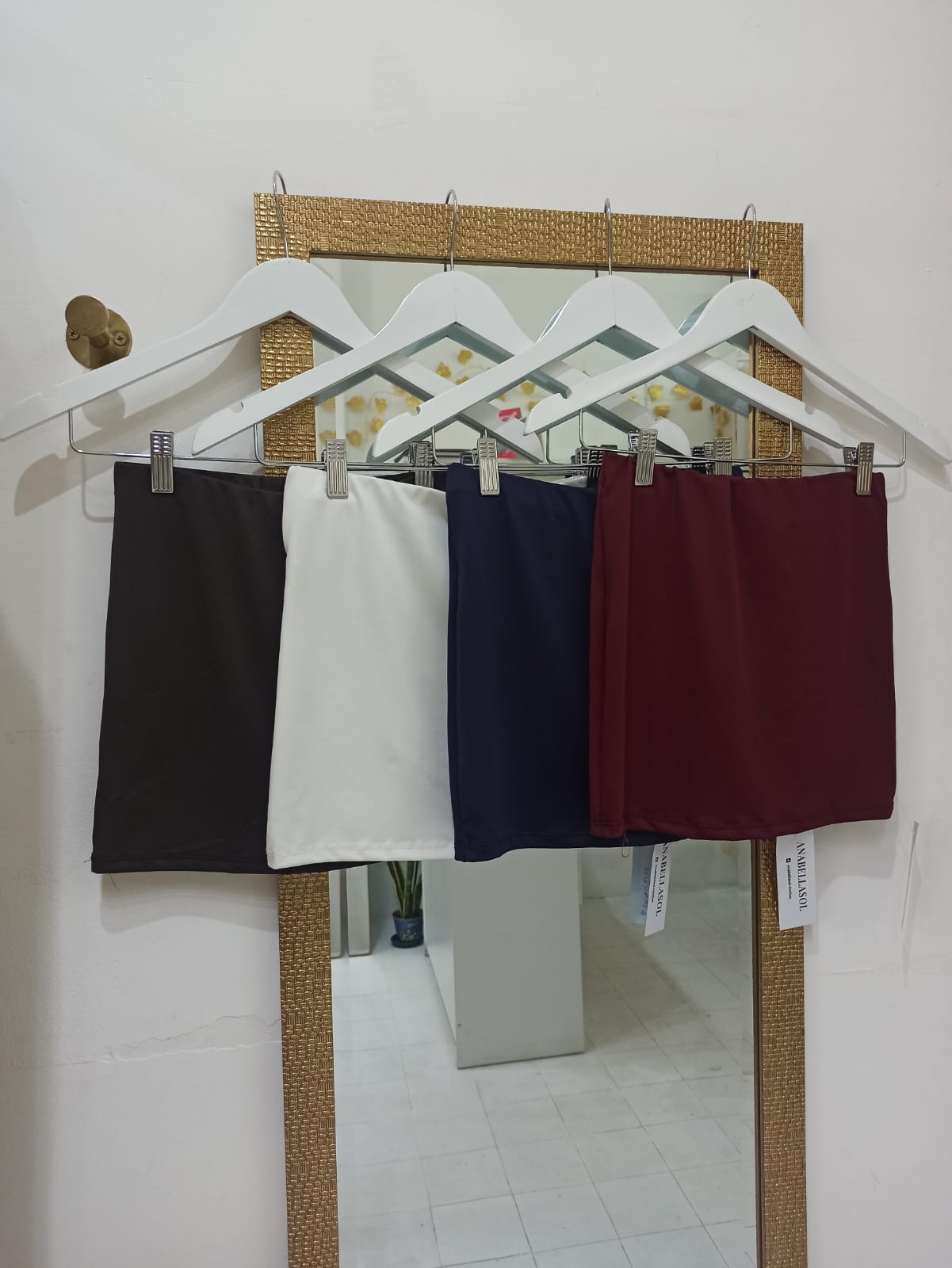 Pollera Lisa Básica