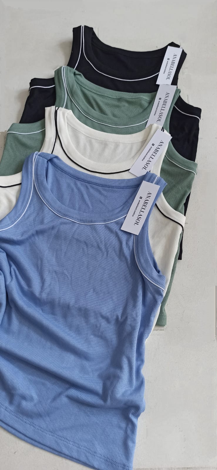 MUSCULOSA BASICA VIVOS