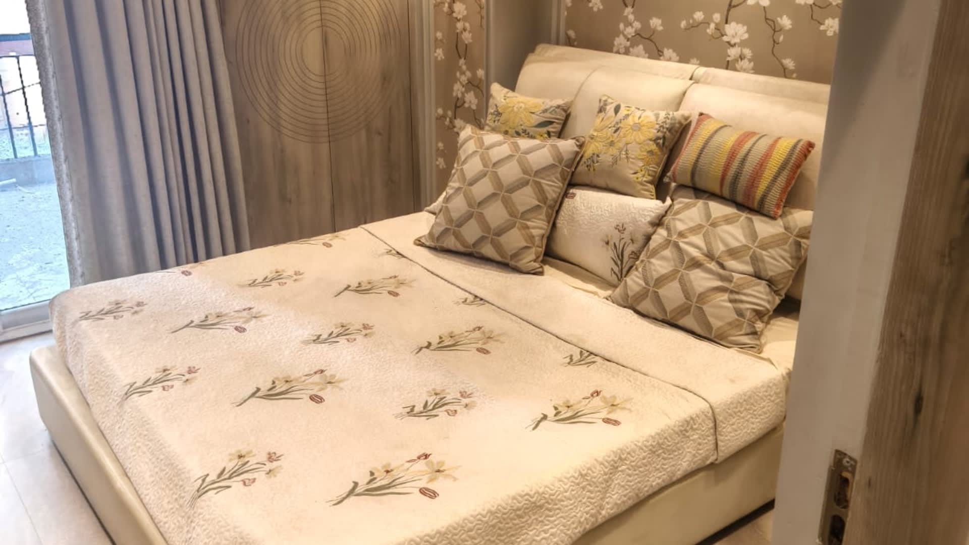 Kviraj Mayfair Residency Property Image 3