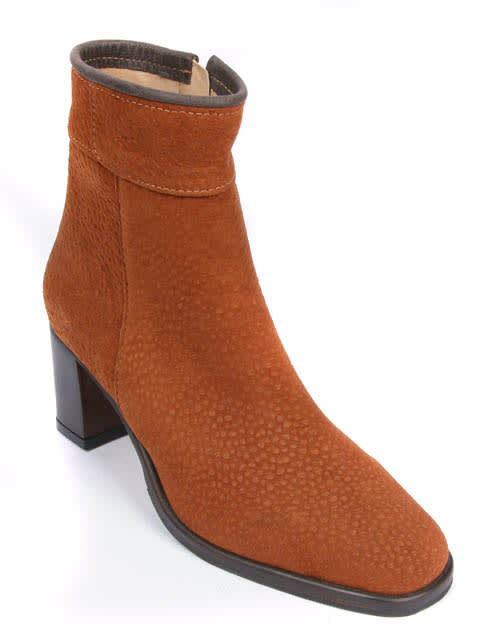 BOTINETA CARPINCHO PUNTA CUADRADA TACO ALTO