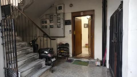 3 BHK Builder floor, photo 3 of 9