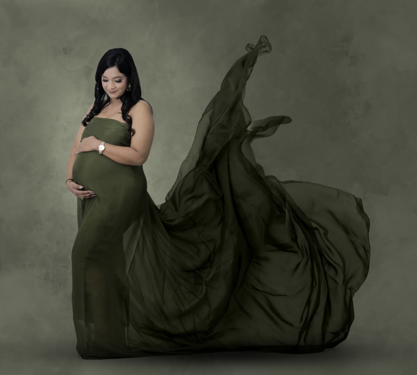 Maternity Photoshoot in Lucknow