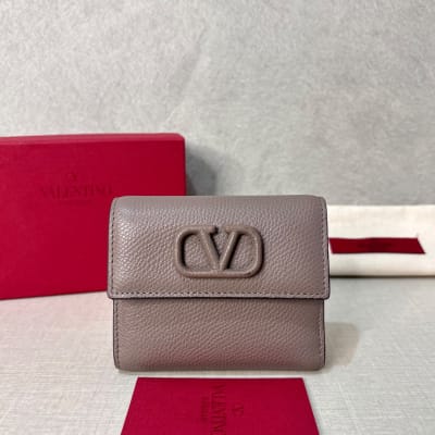 Valentino Garavani V Logo Wallet Etoupe 