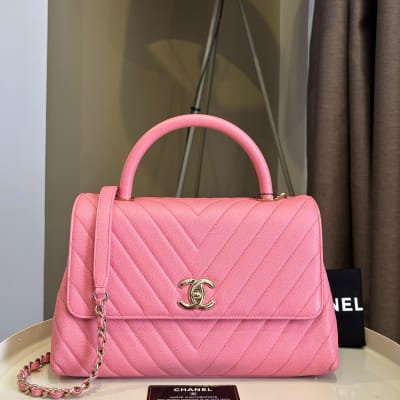 Chanel Chanel Coco Handle Medium Chevron Pink Caviar Ghw | 002159-CN