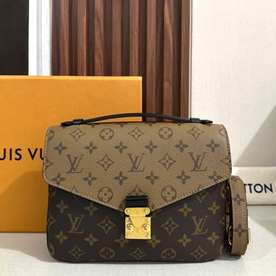 Louis Vuitton Metis Monogram Reversed 