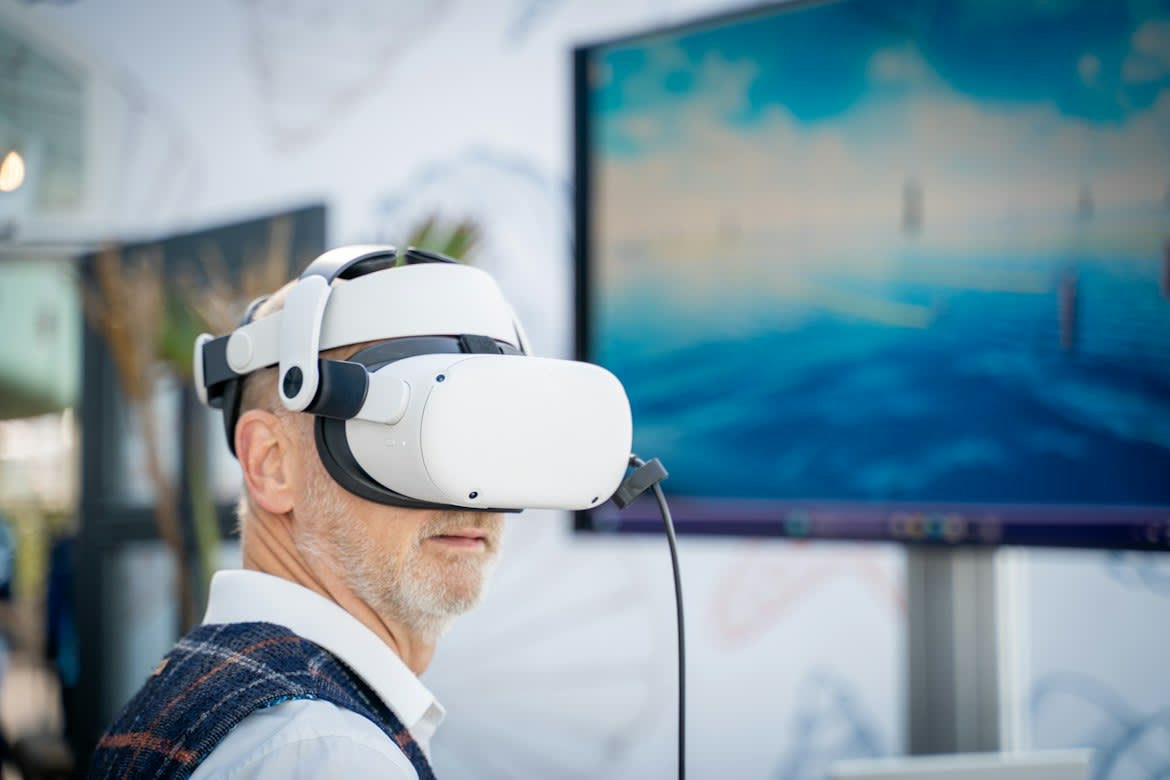 Virtual Branch Walkthroughs: Educating Customers Using Augmented Reality