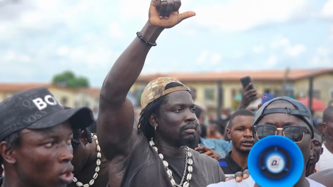 Crowds Turn Out in Ibadan as VeryDarkMan Campaigns Against Insecurity