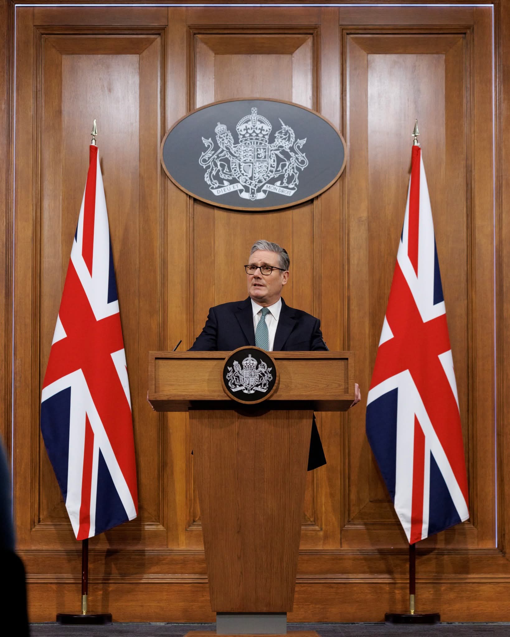 Keir Starmer Announces Resignation as UK Prime Minister, Labour Begins Leadership Race