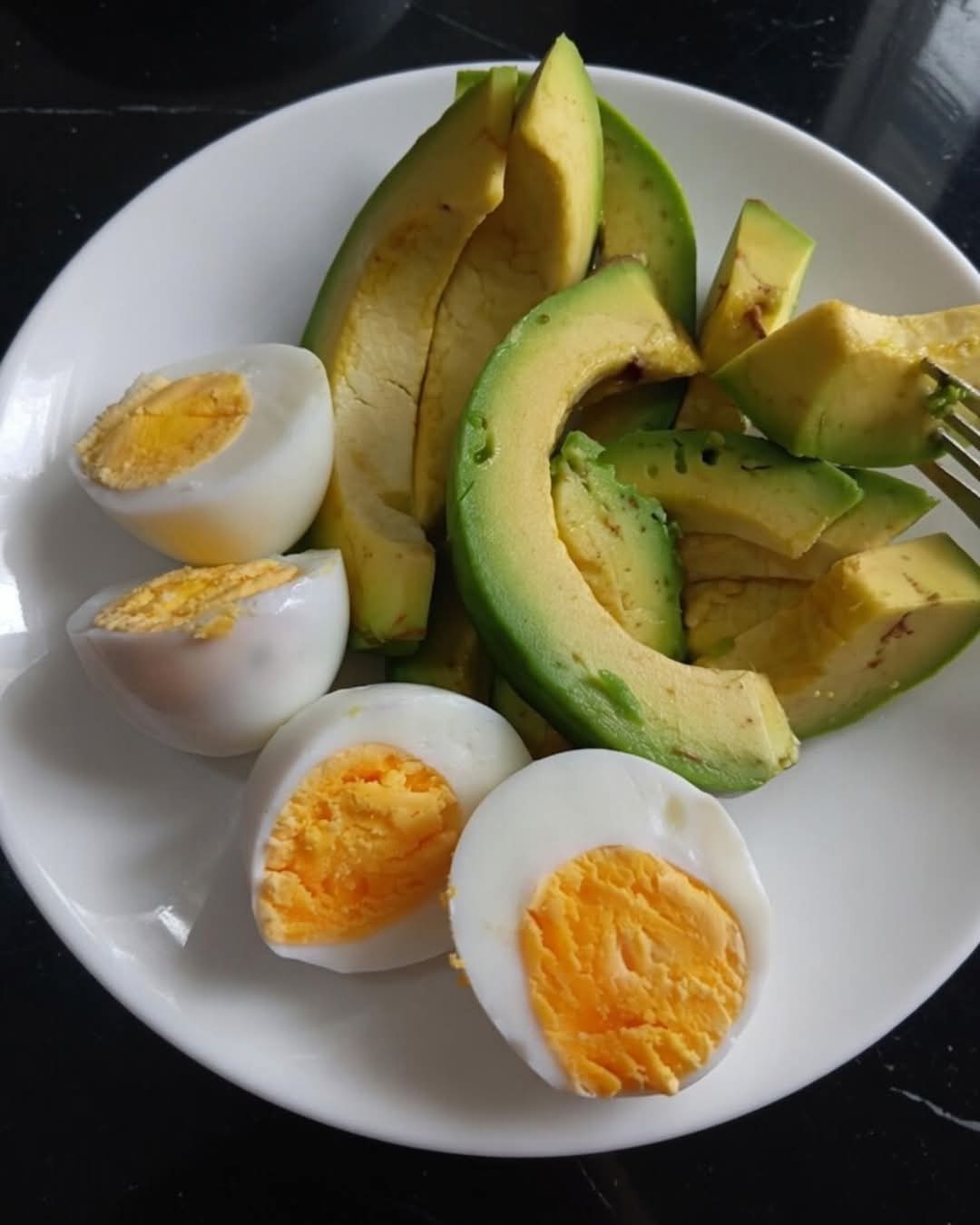 Why You Should Add Avocados and Eggs to Your Daily Diet