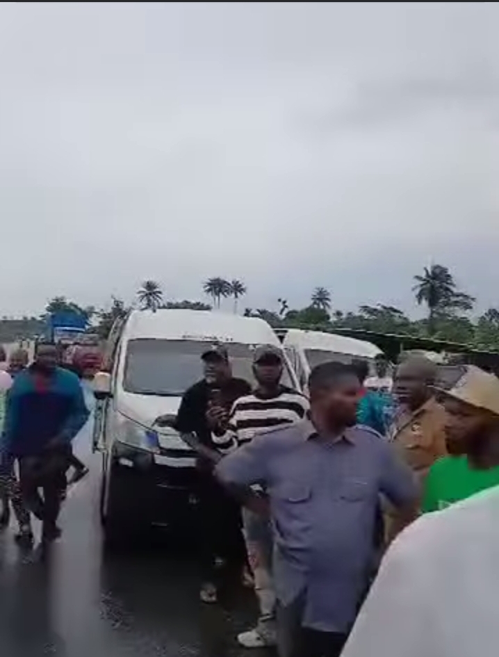 Breaking: Suspected Bandits Reportedly Attack Travellers on Ijebu-Ode–Ore Expressway