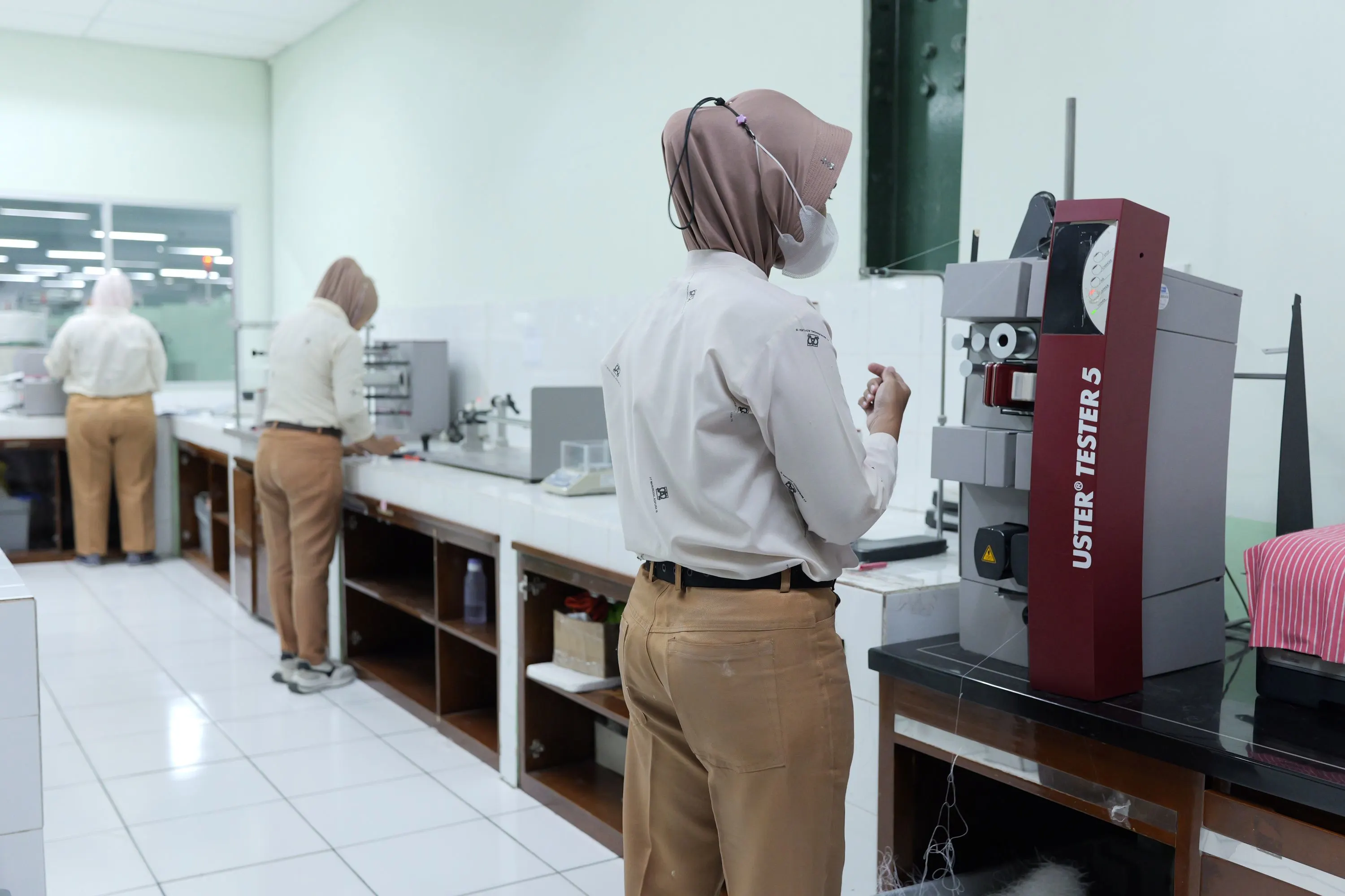 Textile Factory: Industry, Processes, and Challenges