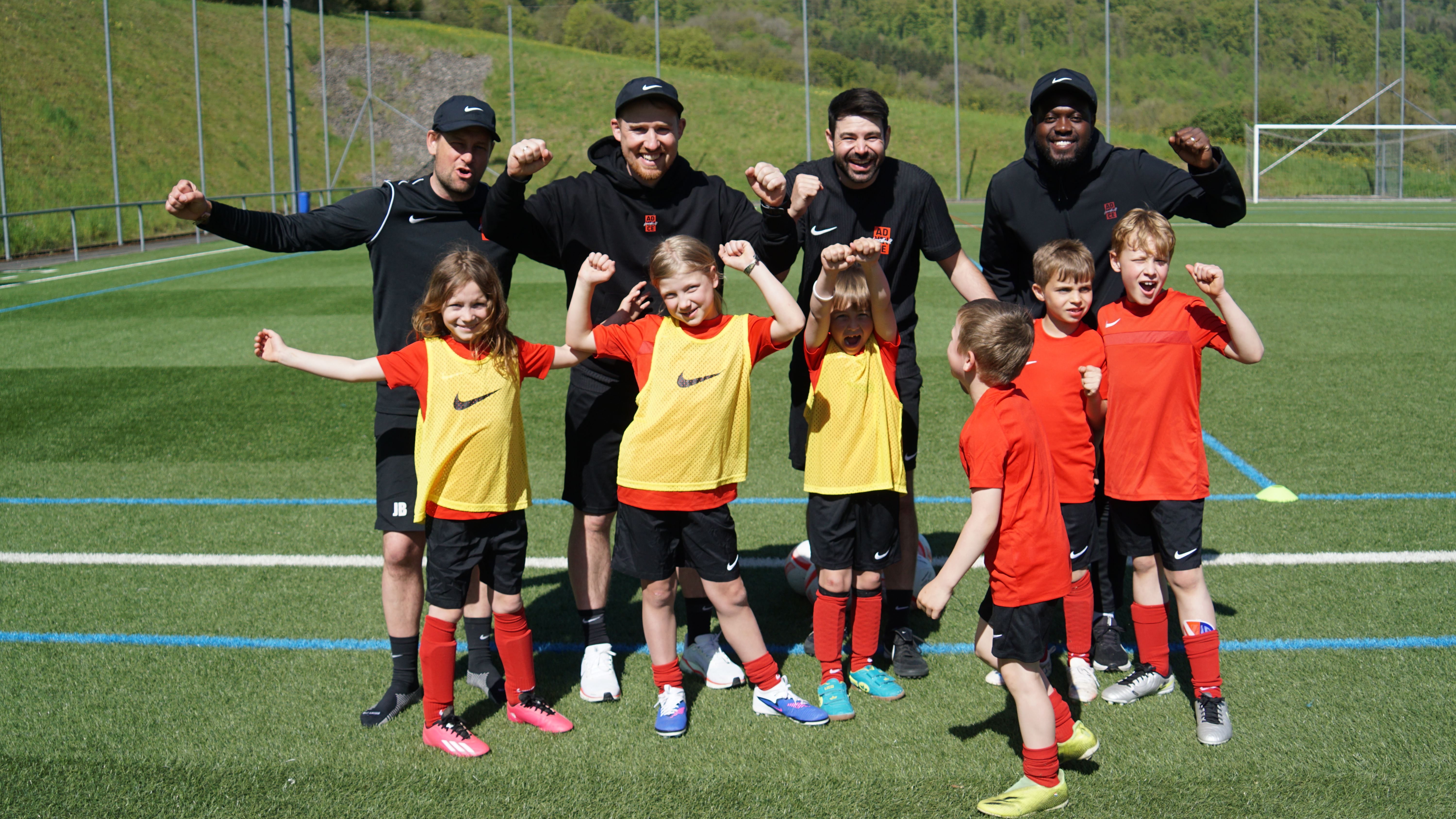 Kindertraining mit ADVANCE.FOOTBALL
