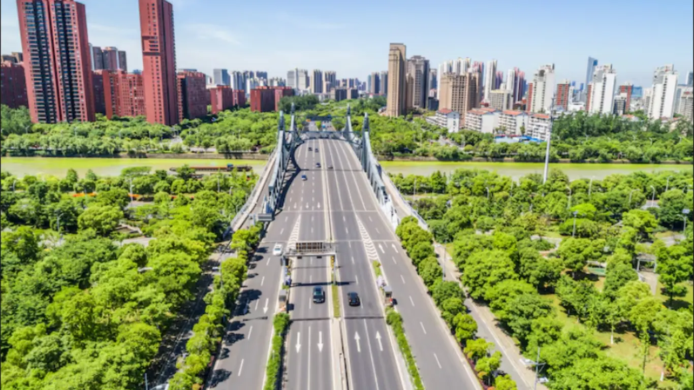 Golf Course Road – Where Luxury Feels Effortless