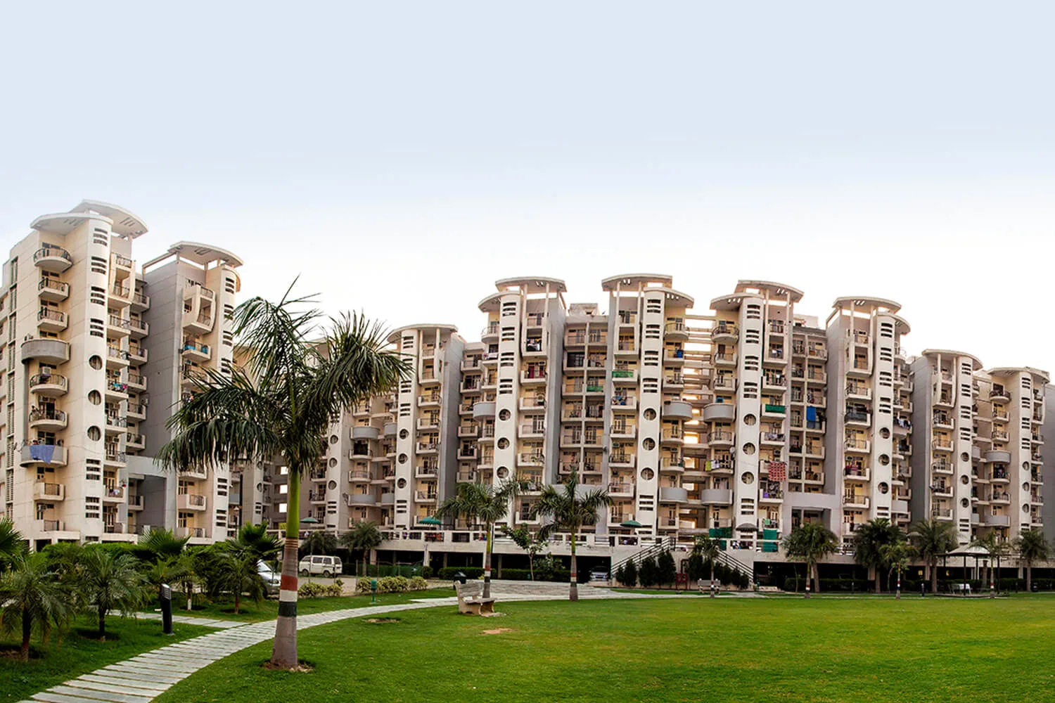 How to Choose the Right 2BHK Flat in Faridabad for Your Family