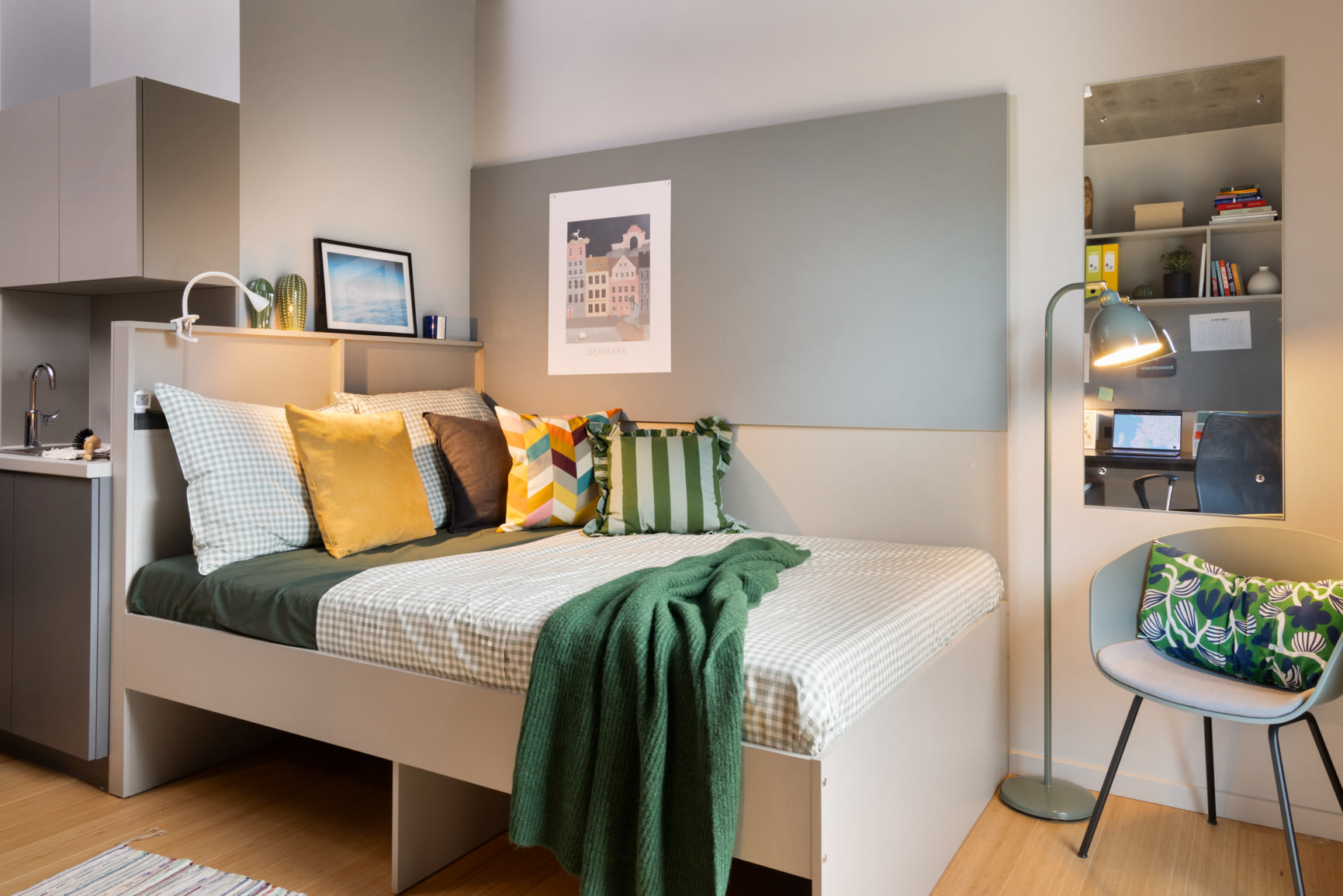 Single studio apartment for yoga students Copenhagen — interior view 1