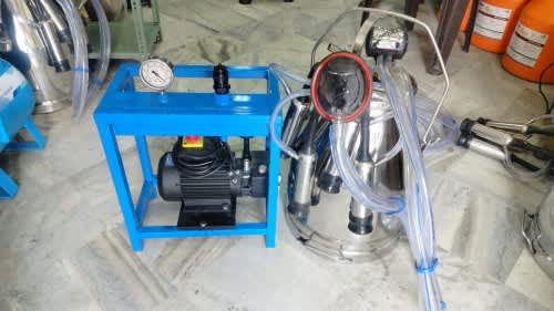 blue-neno-cow-milking-machine