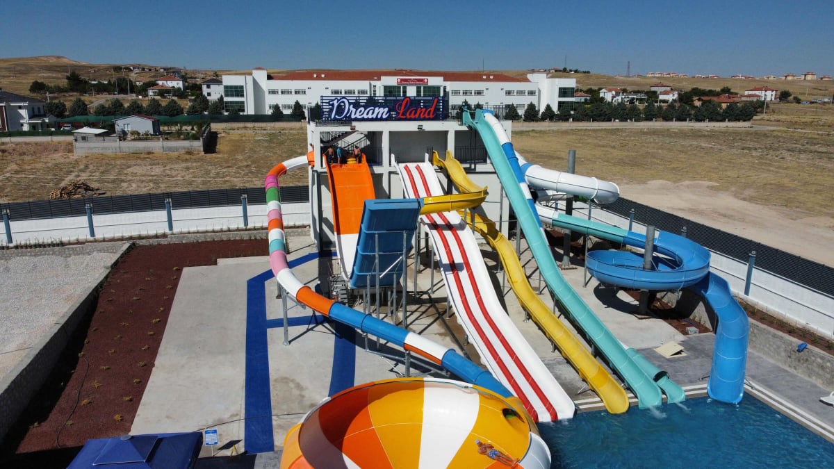 Dream Land Aqua Park Aksaray - Renkli Kaydıraklar