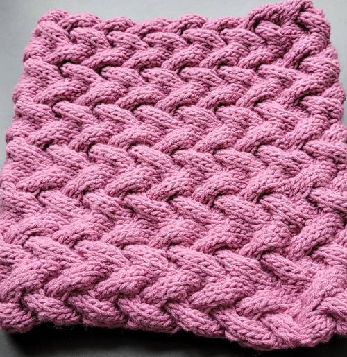 Tour de cou rose - vannerie Tour de cou rose - vannerie