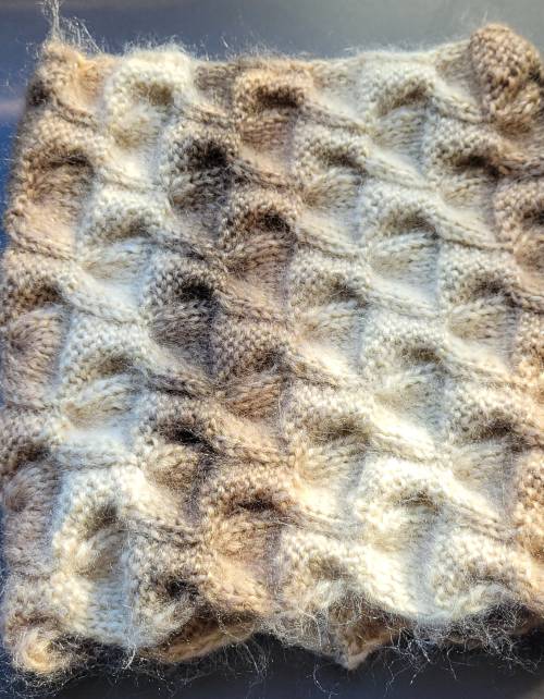 Tour de cou multicolore brillant - triangle Tour de cou multicolore brillant - triangle