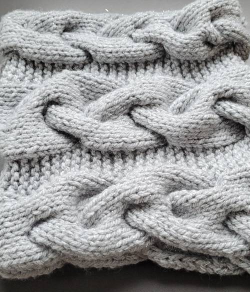 Tour de cou gris brillant - torsade Tour de cou gris brillant - torsade