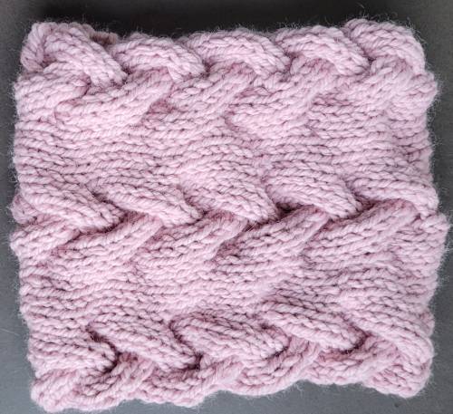 Tour de cou rose - tresse Tour de cou rose - tresse